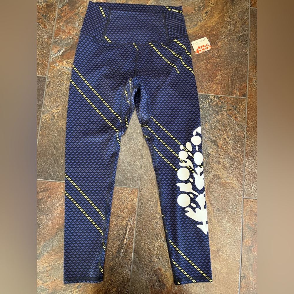 New Free People Movement never better logo graphic black combo leggings. Small - Picture 5 of 15